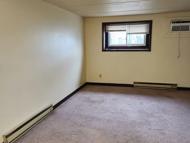603 New Castle Rd #B — Photo 2