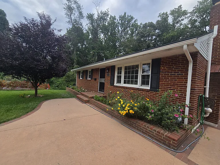 6808 Darby Ln — Photo 1