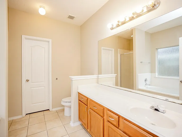 1323 Colonial Manor Dr — Photo 16