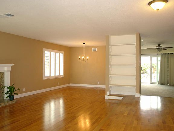 5th image of 143 Nashua Ct