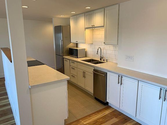 2nd image of 151 Madison Ave N