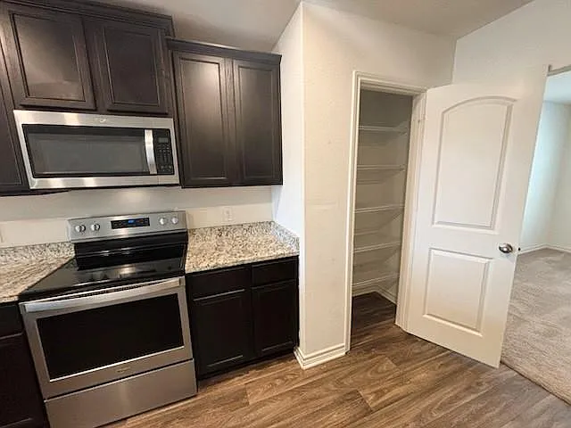 201 Sunnymeade Ln — Photo 9