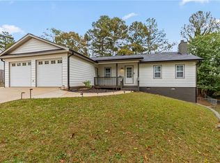 220 Big Bear Ct, Chattahoochee Hills, GA 30268