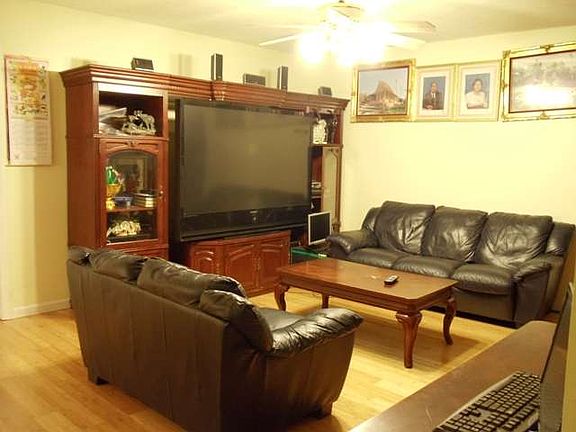 2nd image of 423 Shady Glen Cir