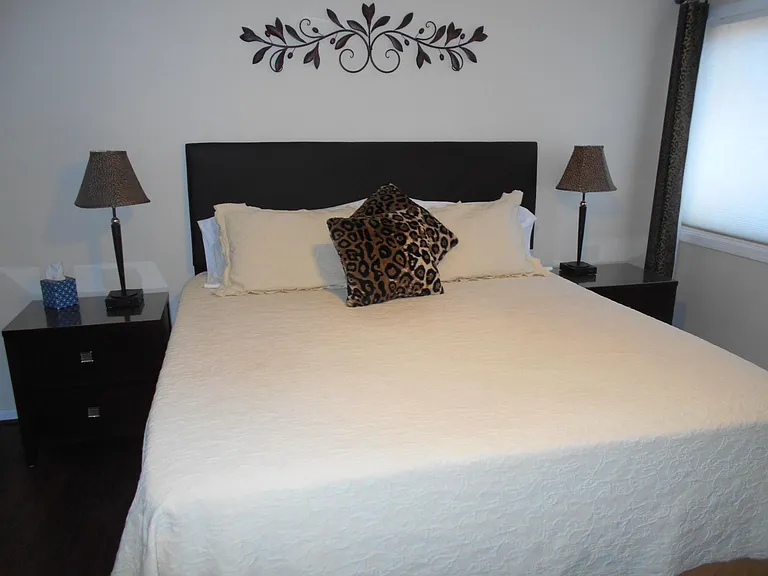 King Master Bedroom Summer linens