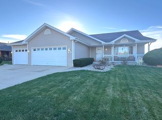 1949 Claire Dr, Bourbonnais, IL 60914