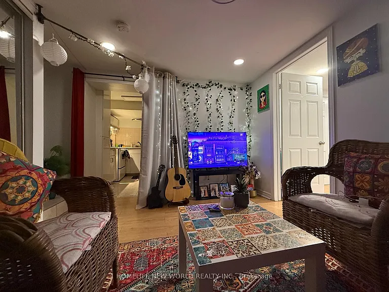 20 Castlebury Cres N #BASEMENT — Photo 15