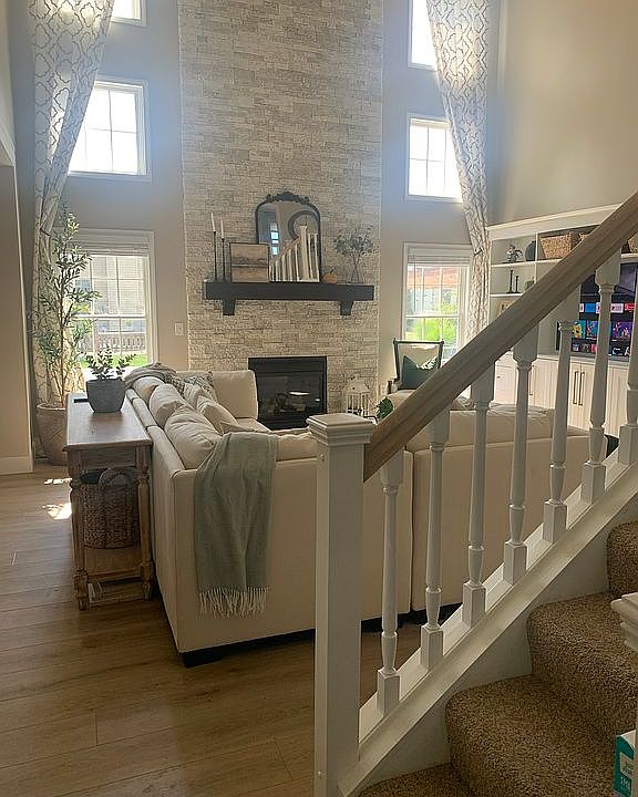 1st image of 2698 Griffin Dr