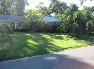 43 Severn St, Longmeadow, MA 01106