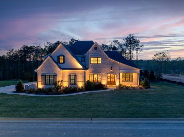 9020 Chapel Heights Dr, Auburn, AL 36830