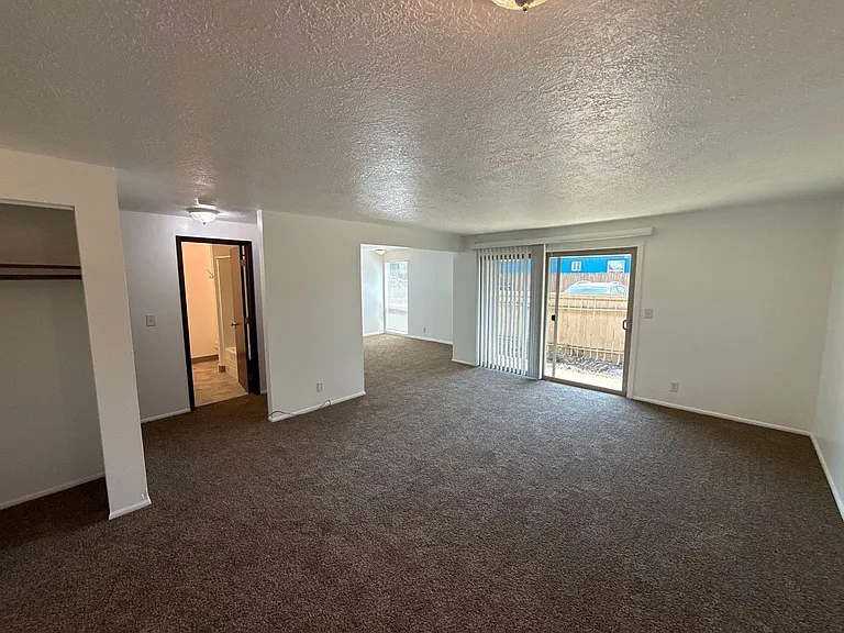 1828 Liberty St NE — Photo 6