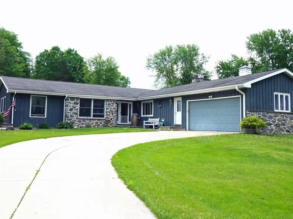 N9234 Donald LANE, Watertown, WI 53094