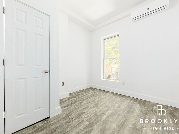 4th image of 297 Macdougal St #2B