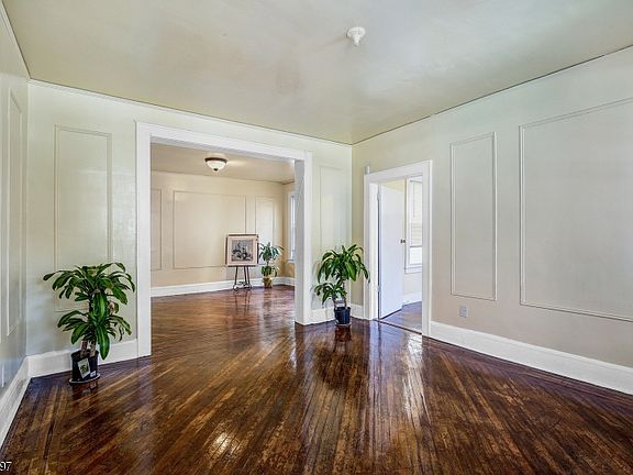 3rd image of 32 N Burnet St
