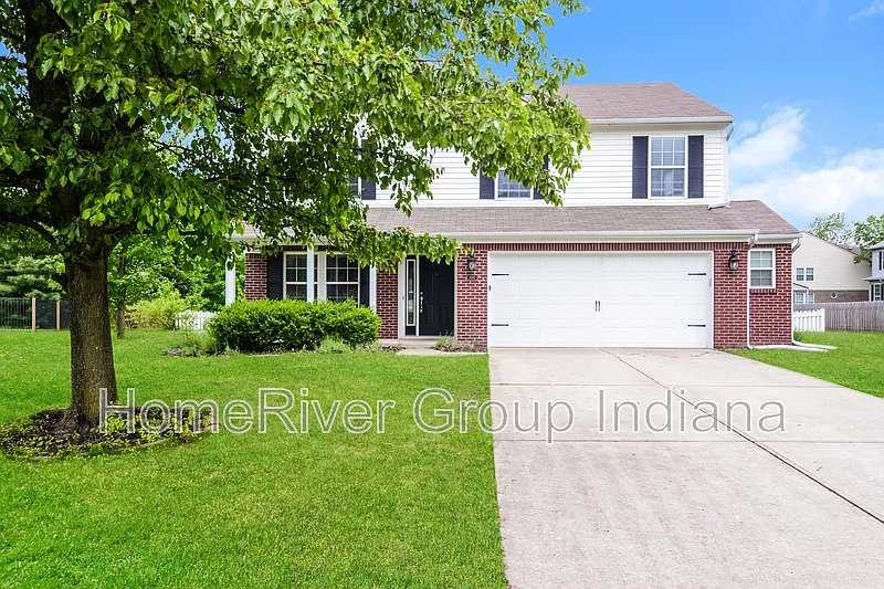 1690 Stanford Dr photo 1