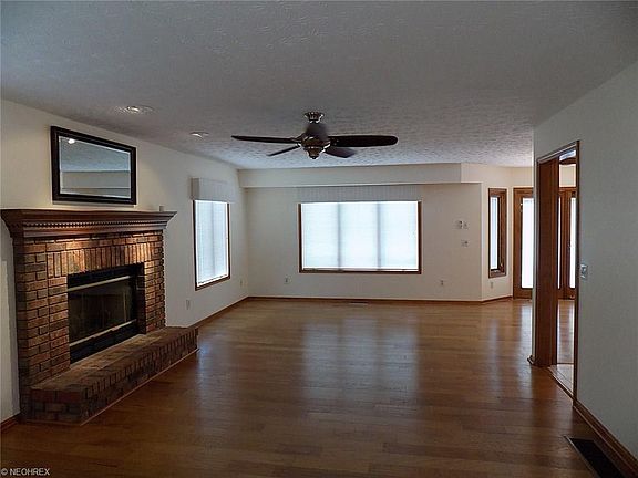 5th image of 335 Ravenglass Blvd