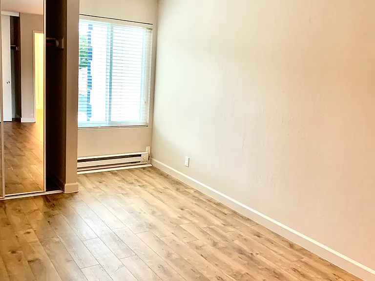 520 Elm Street Apts — Photo 18