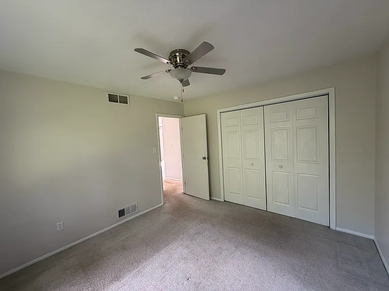 514 E Clark St #B — Photo 4