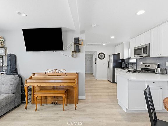 5th image of 1252 D St