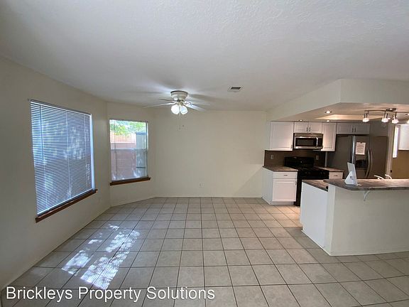 5th image of 2820 Estrella Brillante St NW