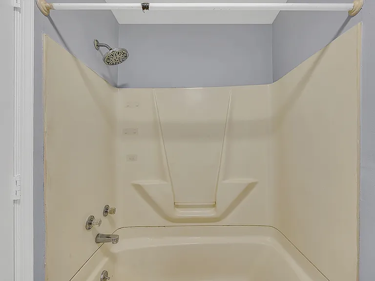 1009 W Lackawanna Ave #2 — Photo 11
