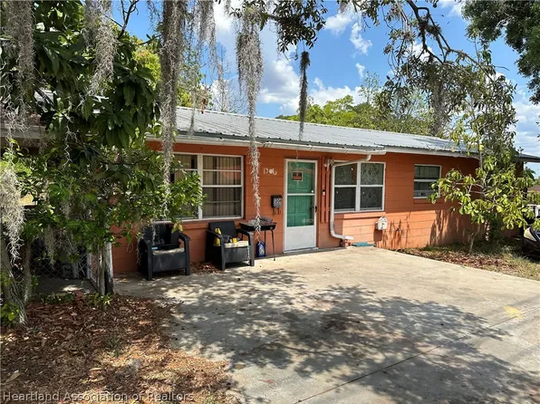 1306 Memorial Dr, Avon Park, FL 33825