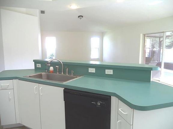 4th image of 2635 SW Cadet Cir