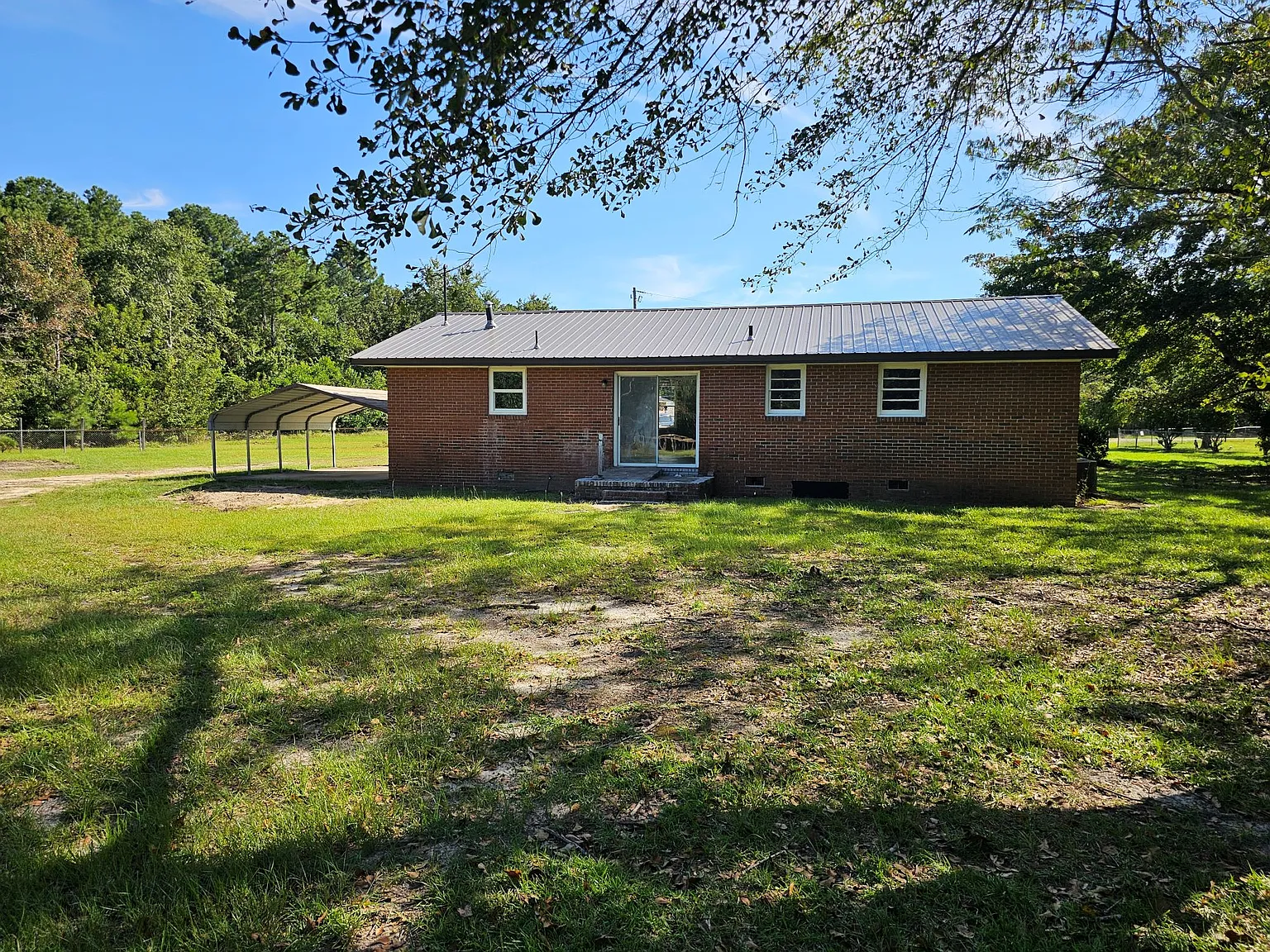 3 bed, 1035 sqft, $1,250 — Photo 2