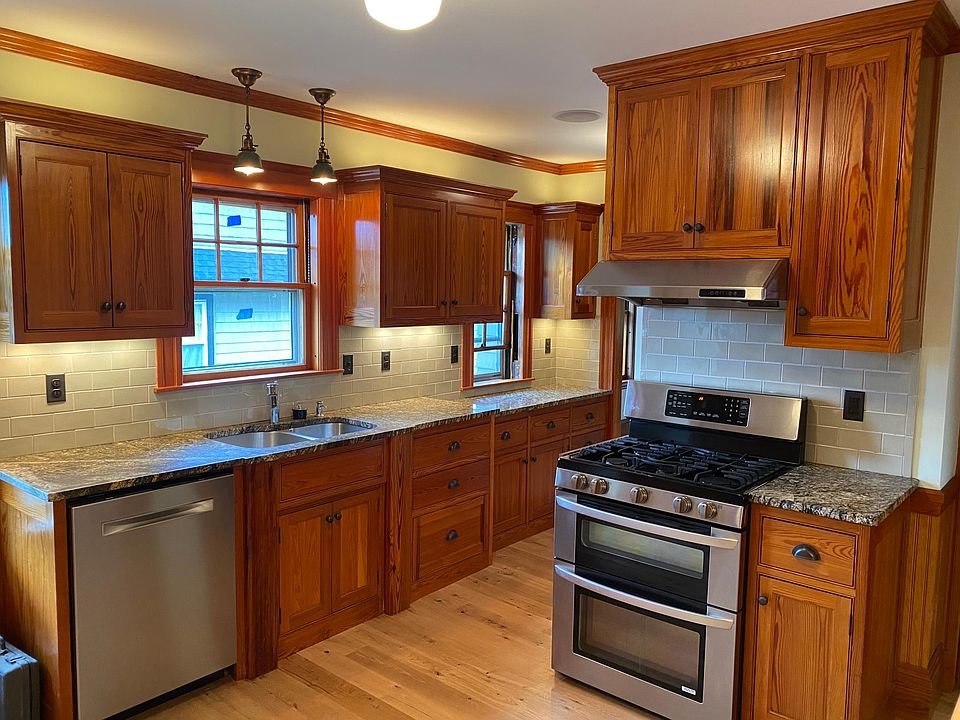 1st image of 385 Belmont St #2