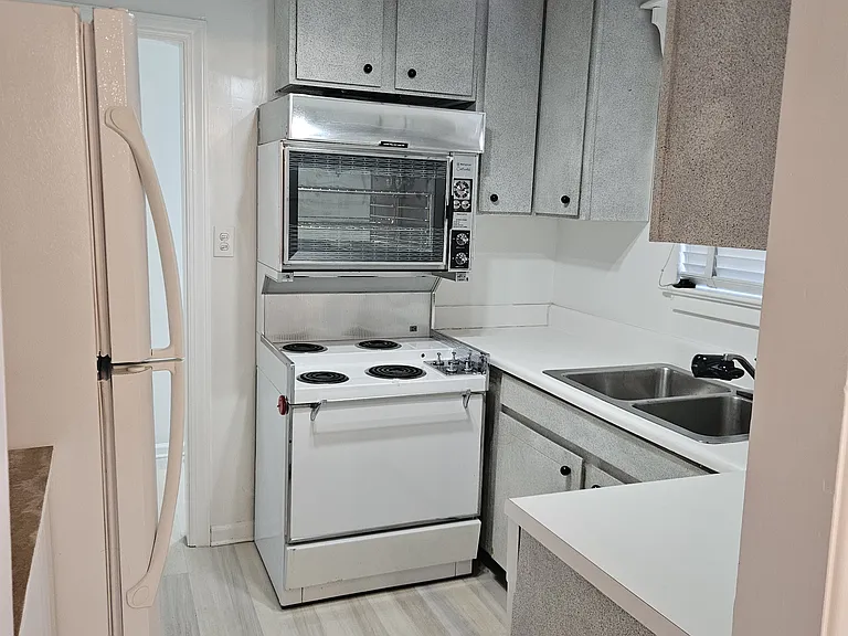 2846 Walton Way #3 — Photo 5