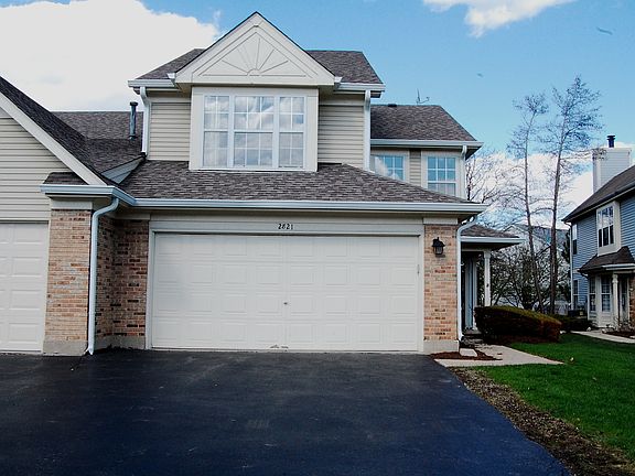 2nd image of 2821 Belle Ln