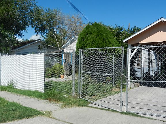 3rd image of 2614 Montgomery St
