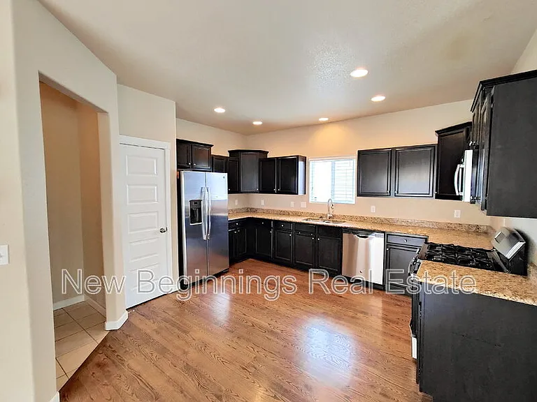 2562 Ellingwood Dr — Photo 7