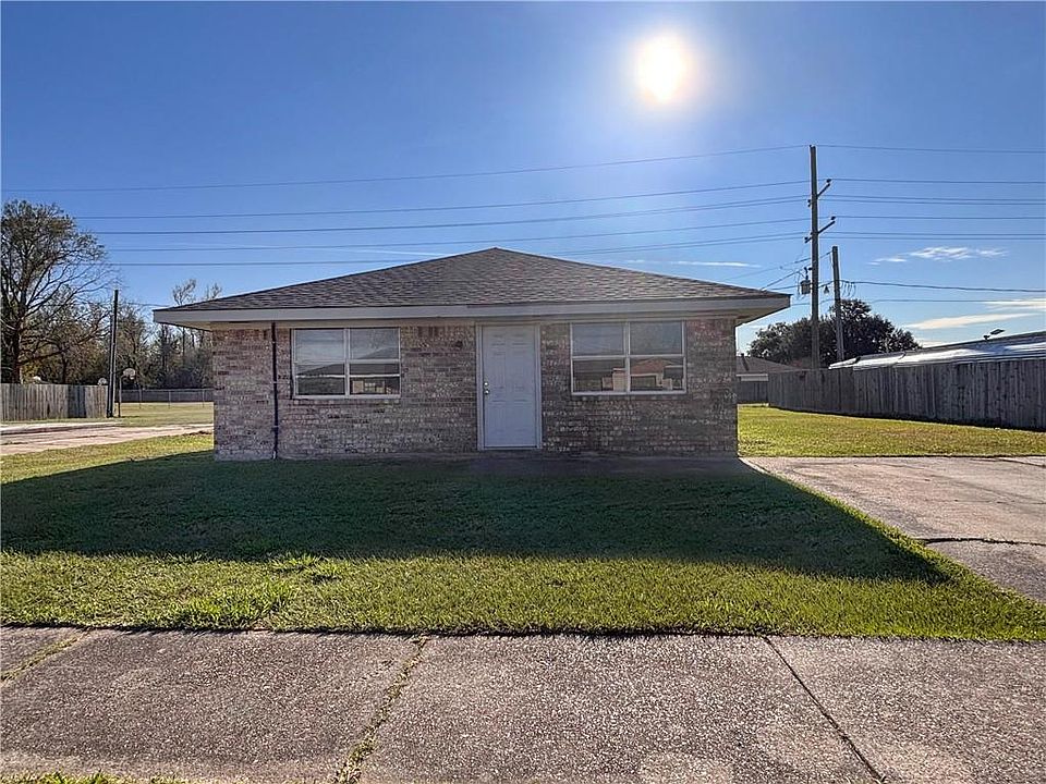1st image of 3708 Baker Dr