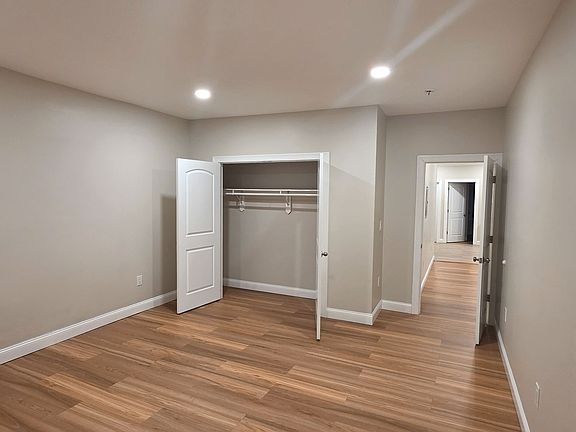 5th image of 115 Wallington Ave Floor 1