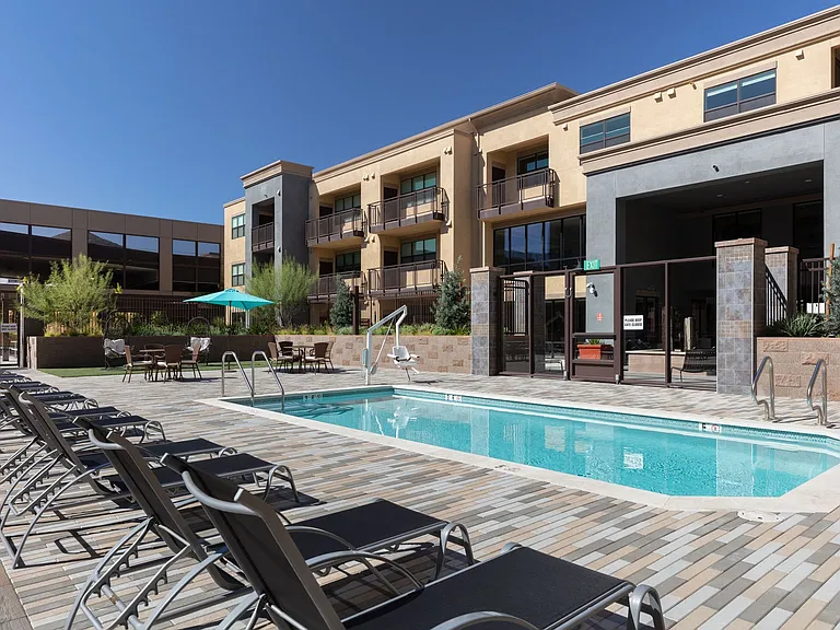 Sunsweet Apartments — Photo 14
