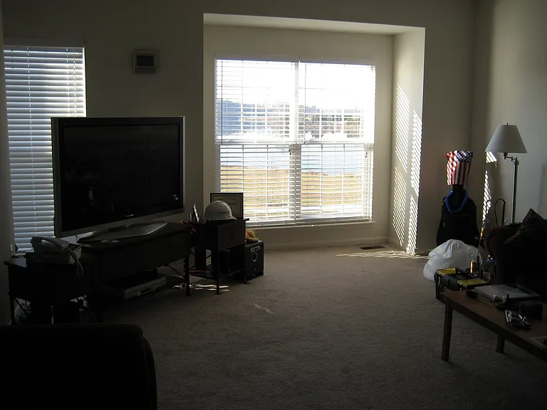 1069 Lake Pelham Dr — Photo 2
