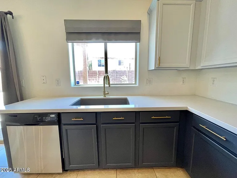 12109 W Avenida Del Rey — Photo 10