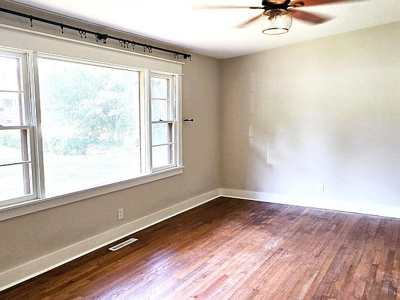 4th image of 204 Springdale Dr