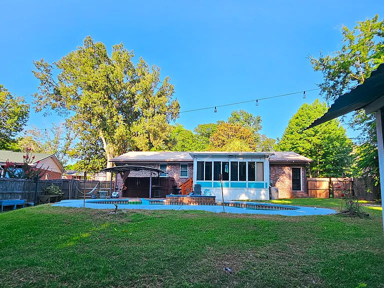 398 Furman Ln — Photo 8