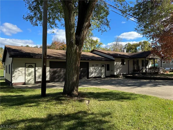 6102 Corey Hunt Rd, Bristolville, OH 44402