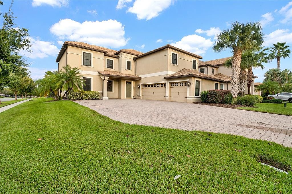 1301 Gleneagles Ln