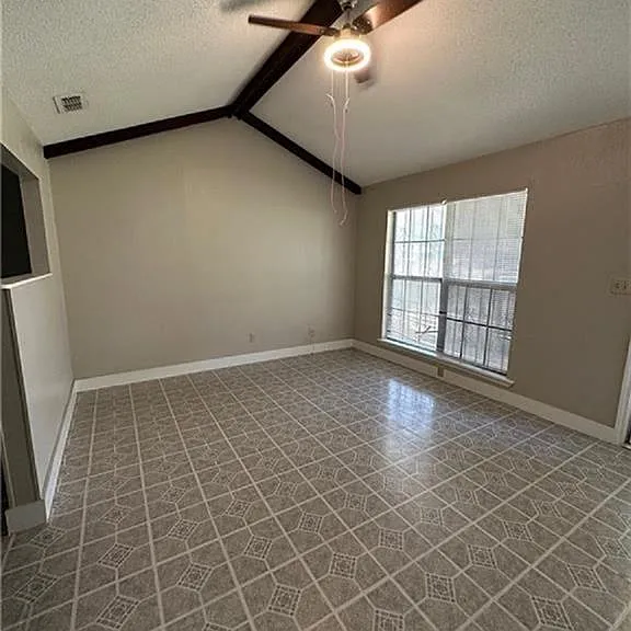 126 N Pine St — Photo 5