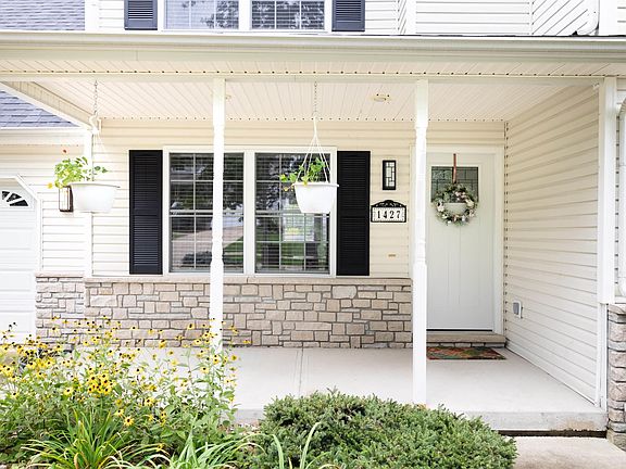 2nd image of 1427 W Adams Hill Cir