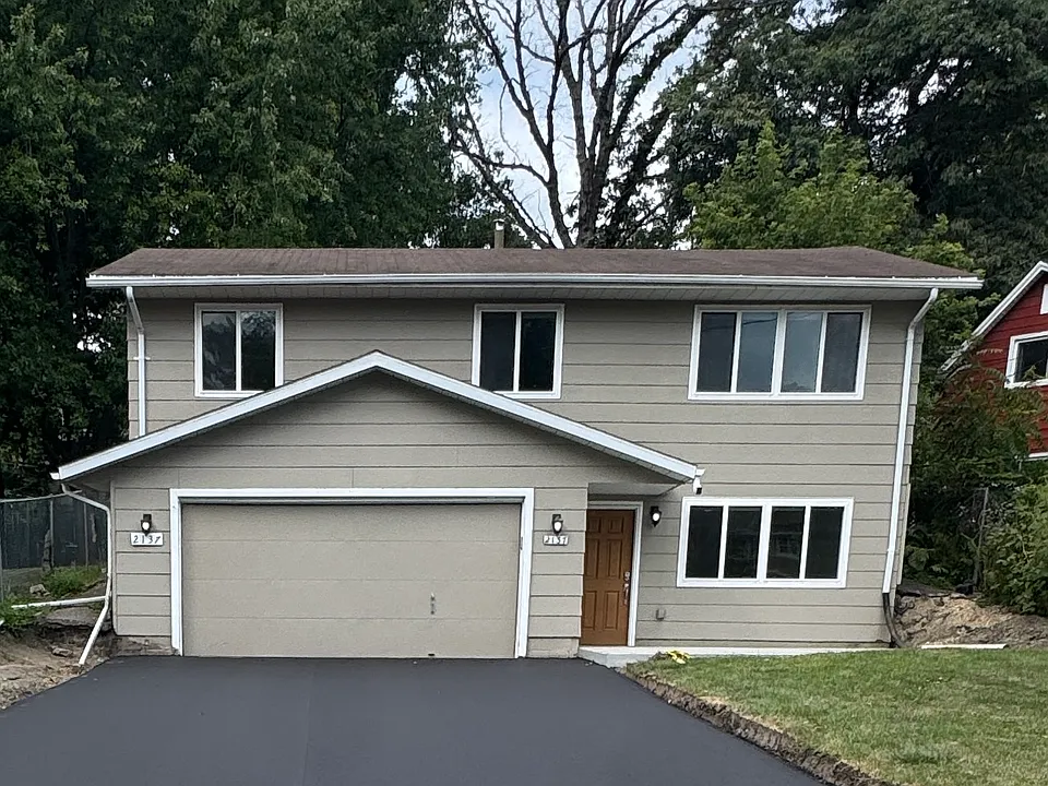 2137 Noble Ln