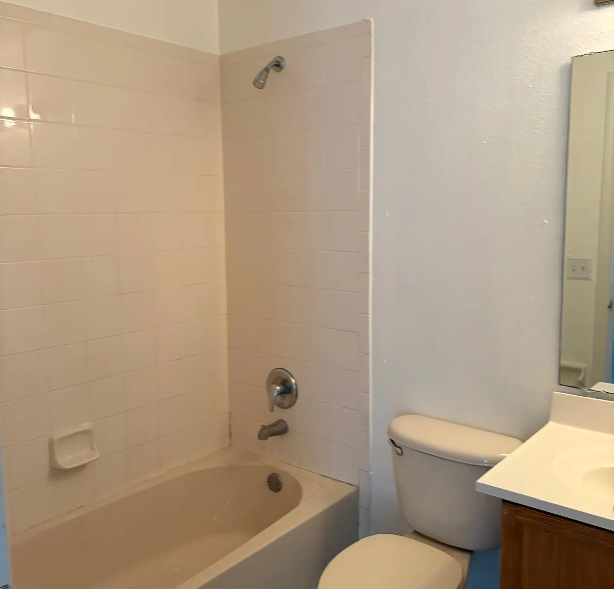 3 bed, 1000 sqft, $1,700 — Photo 3