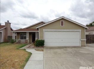 3630 Castlepark Dr, Riverbank, CA 95367