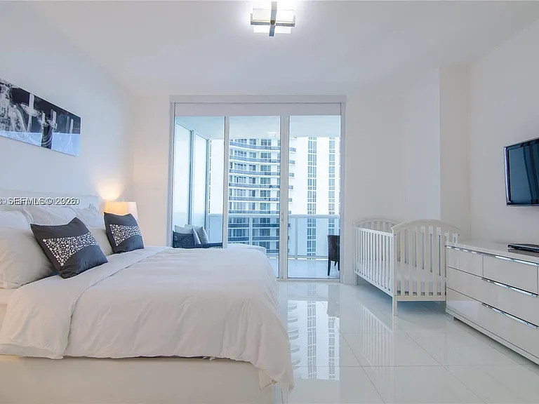 15811 Collins Ave #2602 — Photo 13