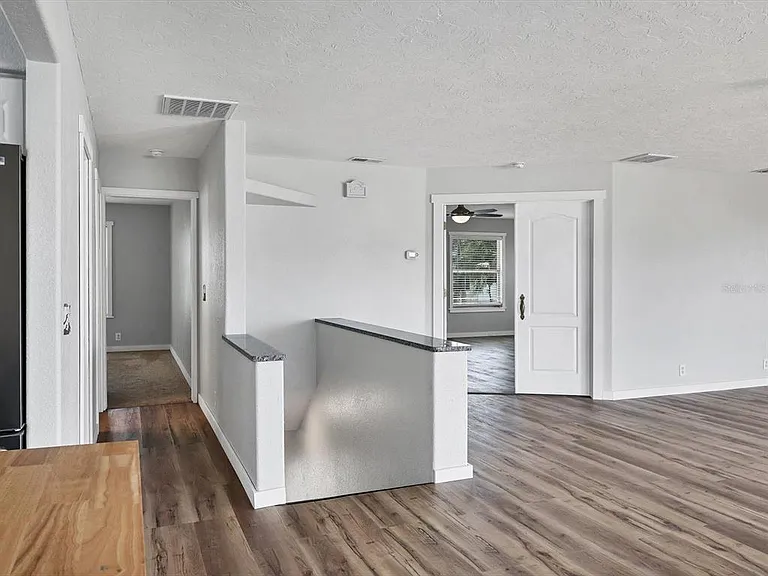 4212 3rd Ave NE — Photo 20