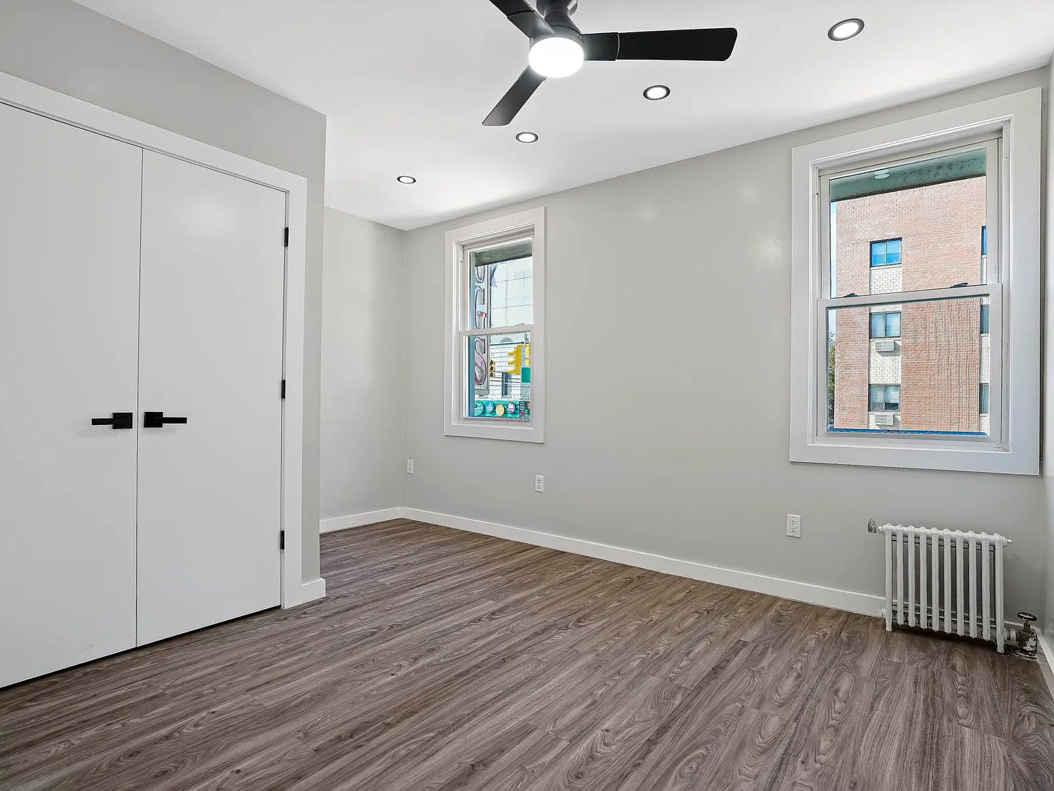 384 Graham Avenue — Photo 2